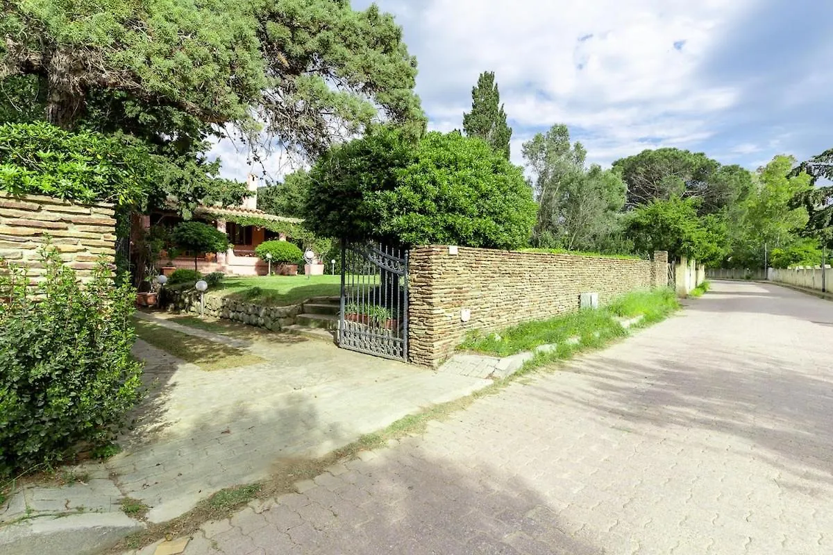 Villa Privata Sulla Spiaggia - 800 Mq Di Giardino Torre delle Stelle Italien
